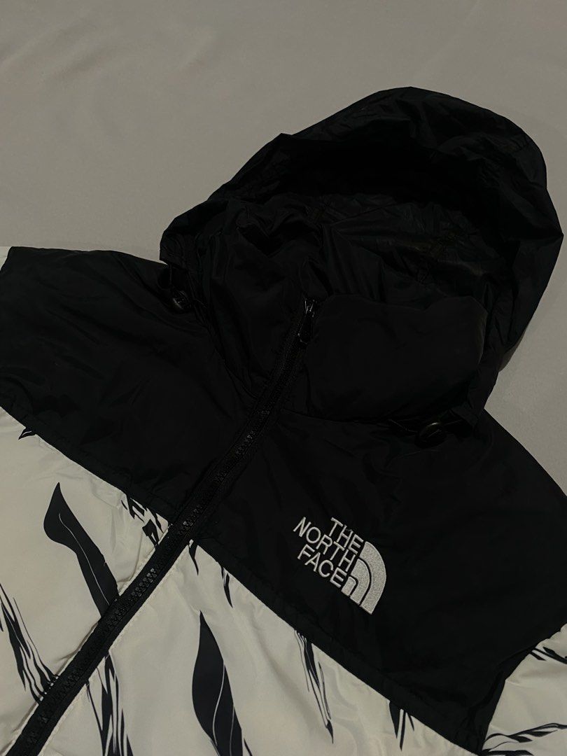 THE NORTH FACE NUPTUSE DOWN PARKA 700 PUFFER JACKET PACKABLE HOOD (Category: Coats, Jackets and Outerwear) located in Meycauayan. Submitted by yu1wardrobe (Listing ID 1463485842, Image 3). Description: W:23 (adjustable) L:27.5 CR:10/10 EXCELLENT CONDITION ISSUE:NONE CLAIM:1900 PLUS SF OR OFFER .