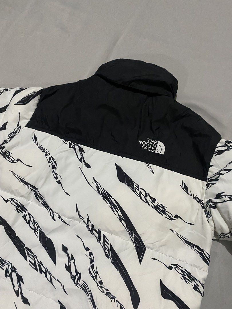 THE NORTH FACE NUPTUSE DOWN PARKA 700 PUFFER JACKET PACKABLE HOOD (Category: Coats, Jackets and Outerwear) located in Meycauayan. Submitted by yu1wardrobe (Listing ID 1463485842, Image 2). Description: W:23 (adjustable) L:27.5 CR:10/10 EXCELLENT CONDITION ISSUE:NONE CLAIM:1900 PLUS SF OR OFFER .