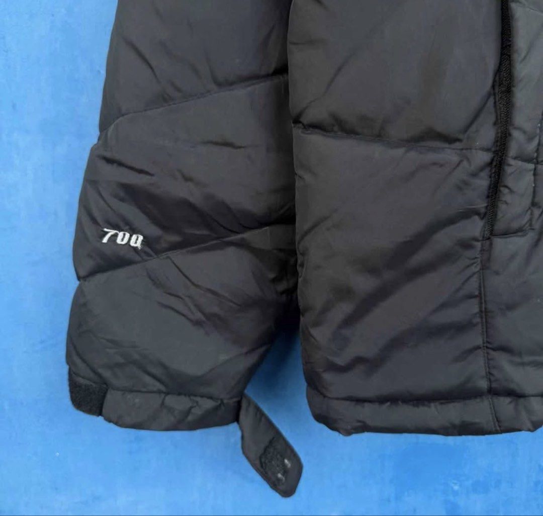 The North Face Puffer Jacket (Category: Coats, Jackets and Outerwear) located in Makati City. Submitted by kuyajinji (Listing ID 1463475019, Image 3). Description: TNF Puffer Jacket 700 Series • width: 23 • length: 25 •condition: excellent •flaws: missing hood, no zip puller RFS: Too small on me.