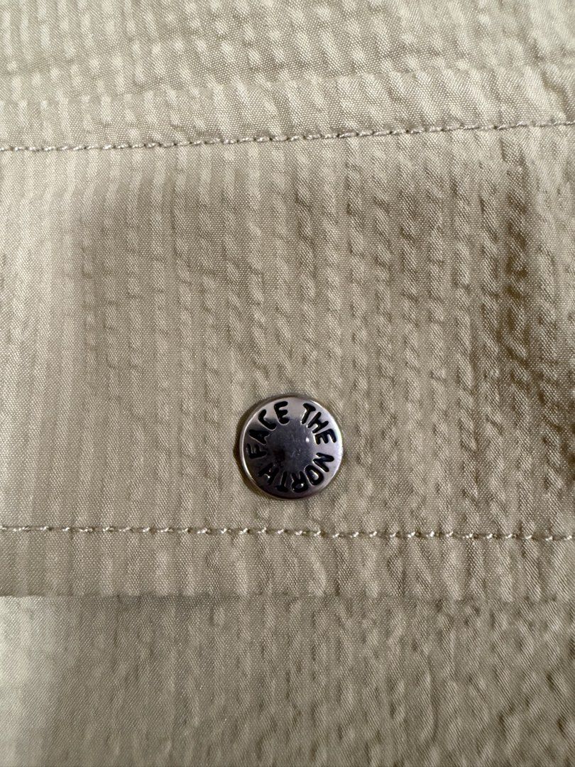 The North Face Purple Label 短褲 （分類：短褲）位於 Hong Kong。 由 uchoiceme 提交（商品編號 1463501047，圖片 6）。簡介： 淺卡其色 100%正品 99%New Size 34 橡筋帶褲頭 。