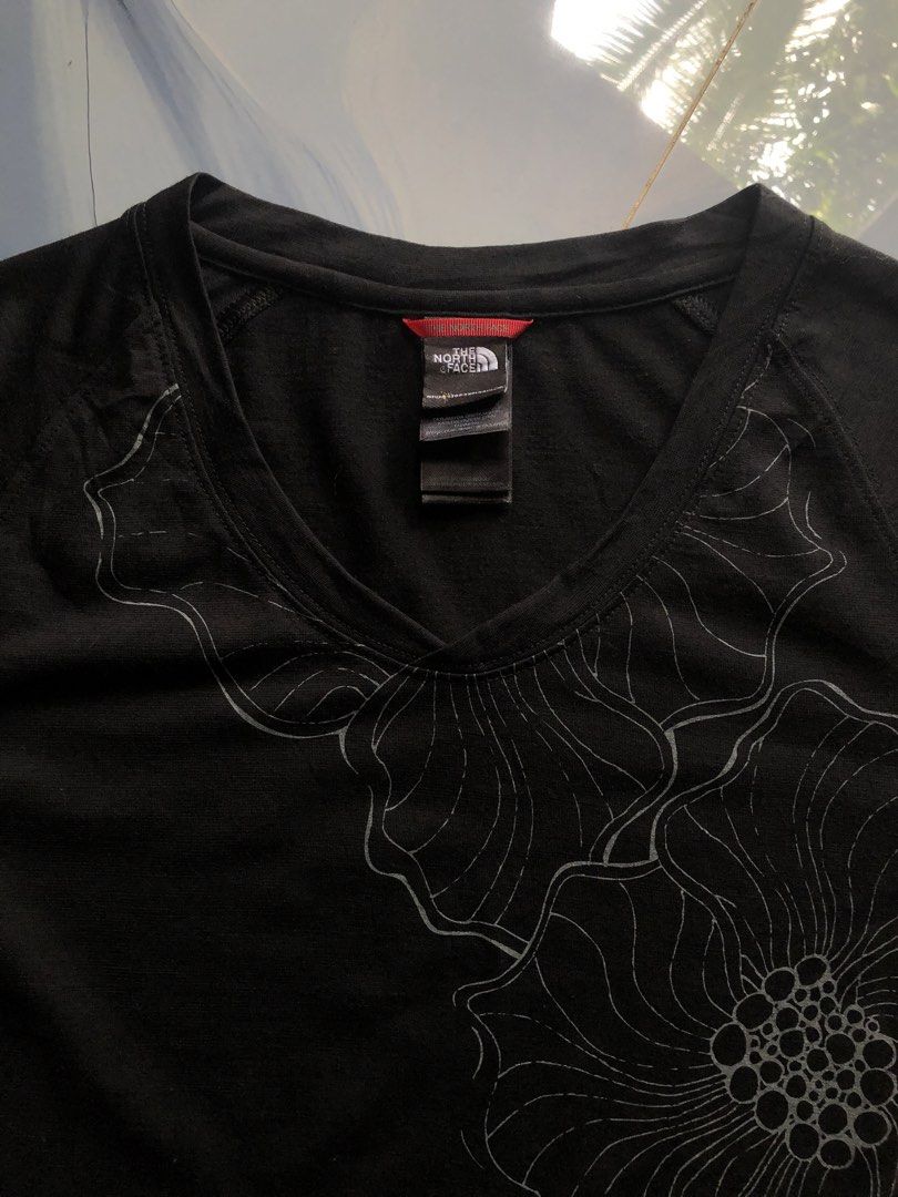 The North Face size Medium (Category: Activewear) located in Sumilao. Submitted by kentmarkda97226 (Listing ID 1463438424, Image 3). Description: .