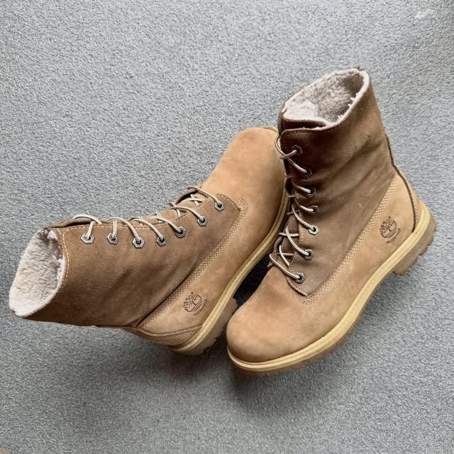TIMBERLAND 7 EYE AUTHENTIC ROLL TOP WATERPROOF LIGHT BROWN NUBUCK (Category: Boots) located in Cagayan de Oro. Submitted by huntbytrickjam.v2 (Listing ID 1463344692, Image 1). Description: T-MBERLAND 7 EYE AUTHENTIC ROLL TOP WATERPROOF LIGHT BROWN NUBUCK US 7 / EURO 40 / CM 25 EXCELLENT Pair Only Missing Tag M - 2499.