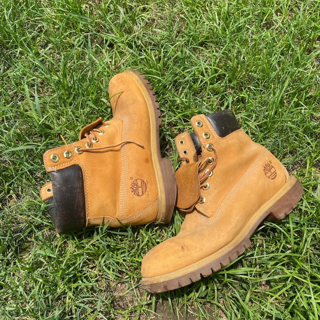 Timberland Brown Boots (Category: Dress Shoes) located in Zamboanga. Submitted by thriftbyeems (Listing ID 1463402161, Image 1). Description: size 8.5us.