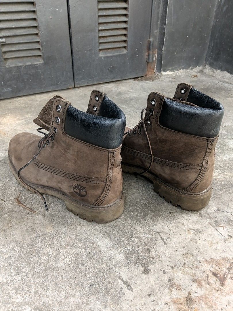Timberland Brown Suede Boots 400g Thinsulate (Category: Boots) located in Manila. Submitted by grandflower-547aee (Listing ID 1463380258, Image 3). Description: - Classic brown Timberland boots in suede - 400g Thinsulate insulation for superior warmth - Durable rubber sole with excellent grip - Secure lace-up closure - Ideal for outdoor adventures and everyday casual wear.