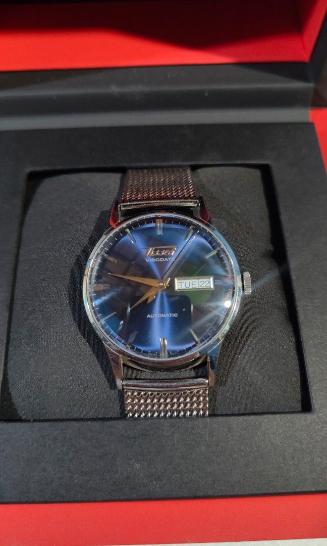 Tissot Heritage Visodate Automatic (Sunray Blue Dial) (Category: Men's Watches) located in Manila. Submitted by cebufindssss (Listing ID 1463540412, Image 2). Description: Looking for an iconic, Swiss-made classic at less than half the retail price? Up for grabs is this stunning Tissot Heritage Visodate Automatic featuring a classic sunray blue dial and a vintage-inspired stainless steel mesh bracelet. ​💰 SRP / Market Price: ~₱45,500 ✨ Selling P