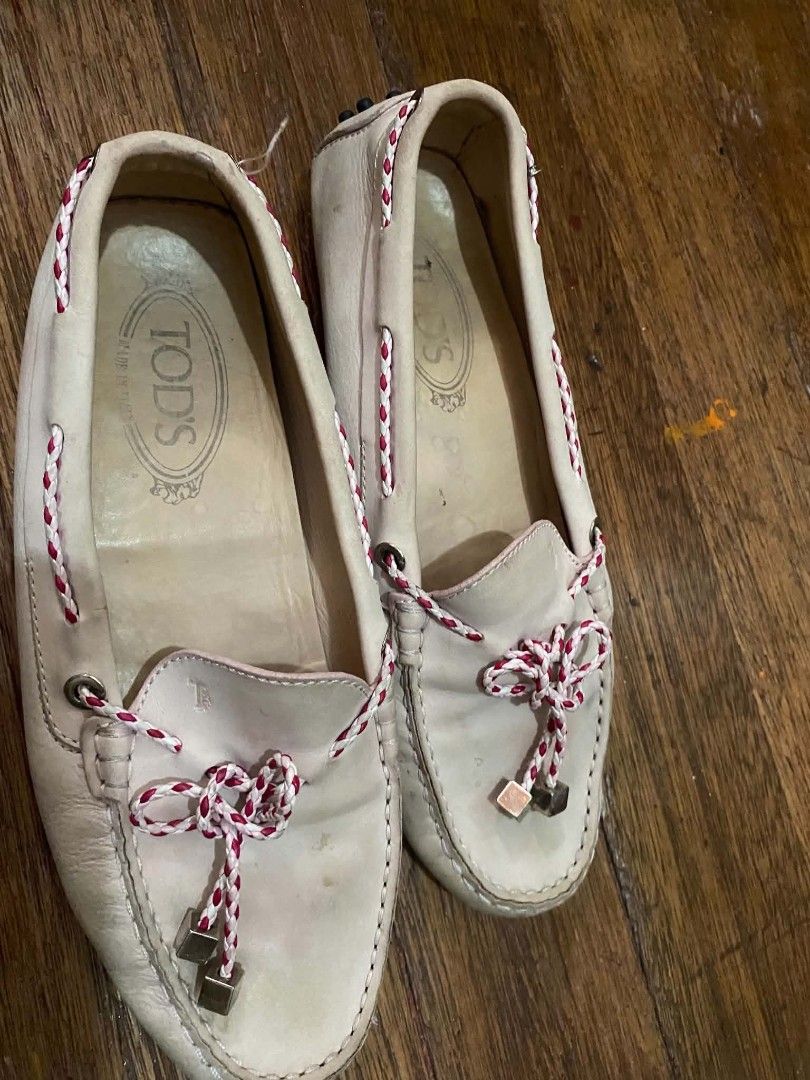 Tod's driving shoes (Category: Loafers) located in Quezon City. Submitted by hausofprelove (Listing ID 1463377609, Image 2). Description: .
