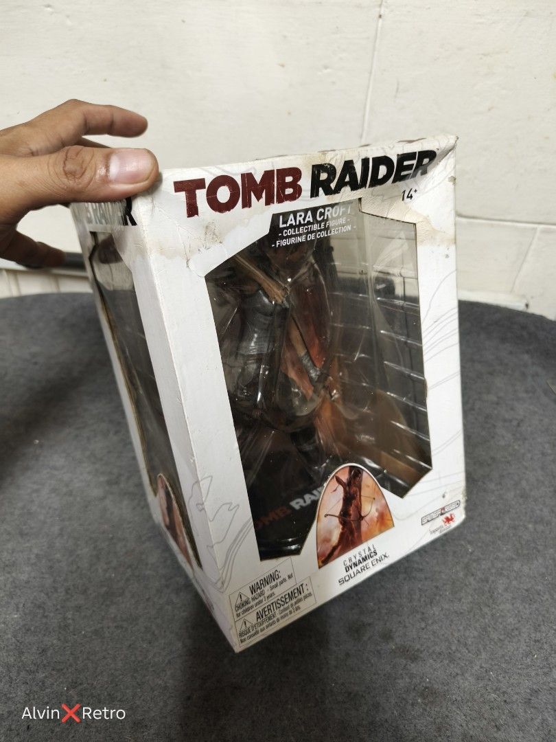 TOMB RAIDER - LARA CROFT - BUST STATUE CRYSTAL DYNAMICS (Category: Figurines & Statues) located in Manila. Submitted by alvinretro (Listing ID 1463410188, Image 2). Description: Tayuman, Manila.