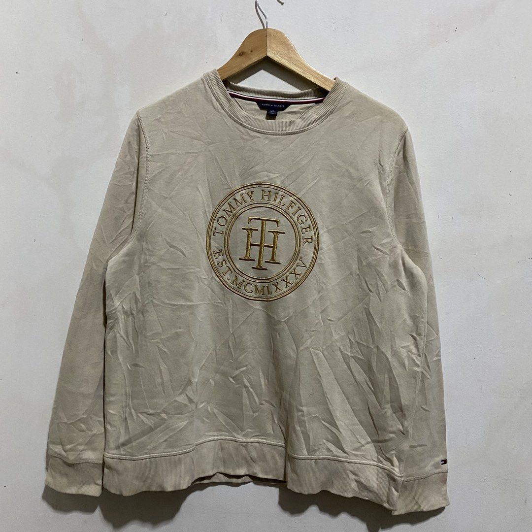 Tommy Hilfiger Cream Crewneck (Category: Coats, Jackets and Outerwear) located in Davao. Submitted by bangers01 (Listing ID 1463384643, Image 1). Description: .