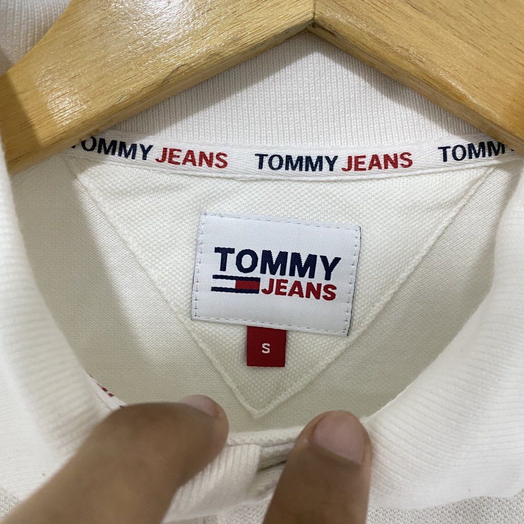 Tommy Jeans PoloShirt size small (Category: Tshirts & Polo Shirts ) located in Taguig. Submitted by orblop.finds (Listing ID 1463514208, Image 3). Description: ⚫️Tommy jeans poloshirt -Size Small -Width:19 -Length:25 -Excellent condition .