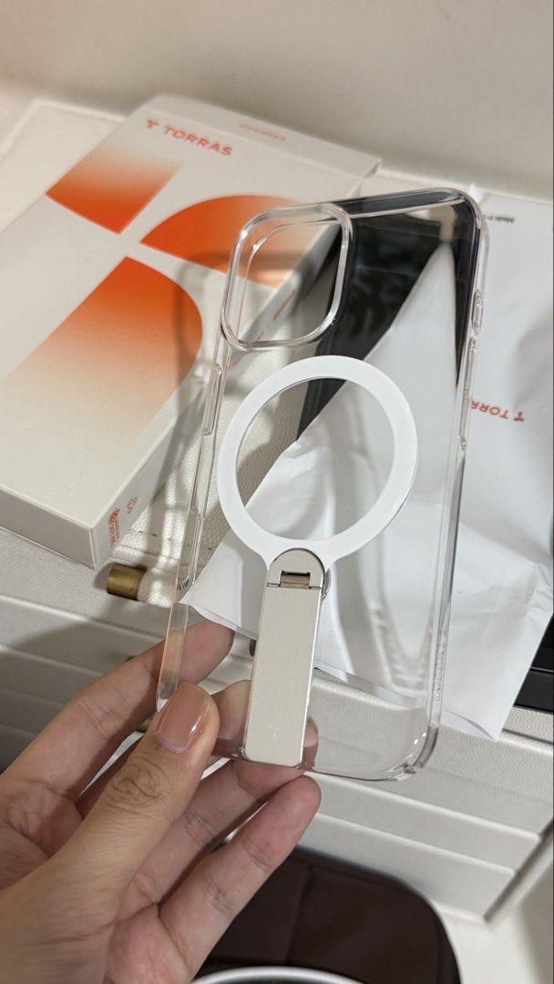TORRAS Clear MagSafe Case LPRO Iphone 17 (Category: Cases & Sleeves) located in Taguig. Submitted by prelovedby_mc. (Listing ID 1463419809, Image 2). Description: - TORRAS Clear Case for iPhone 17 slightly nego wrong case naka iphone 17 pro ako .