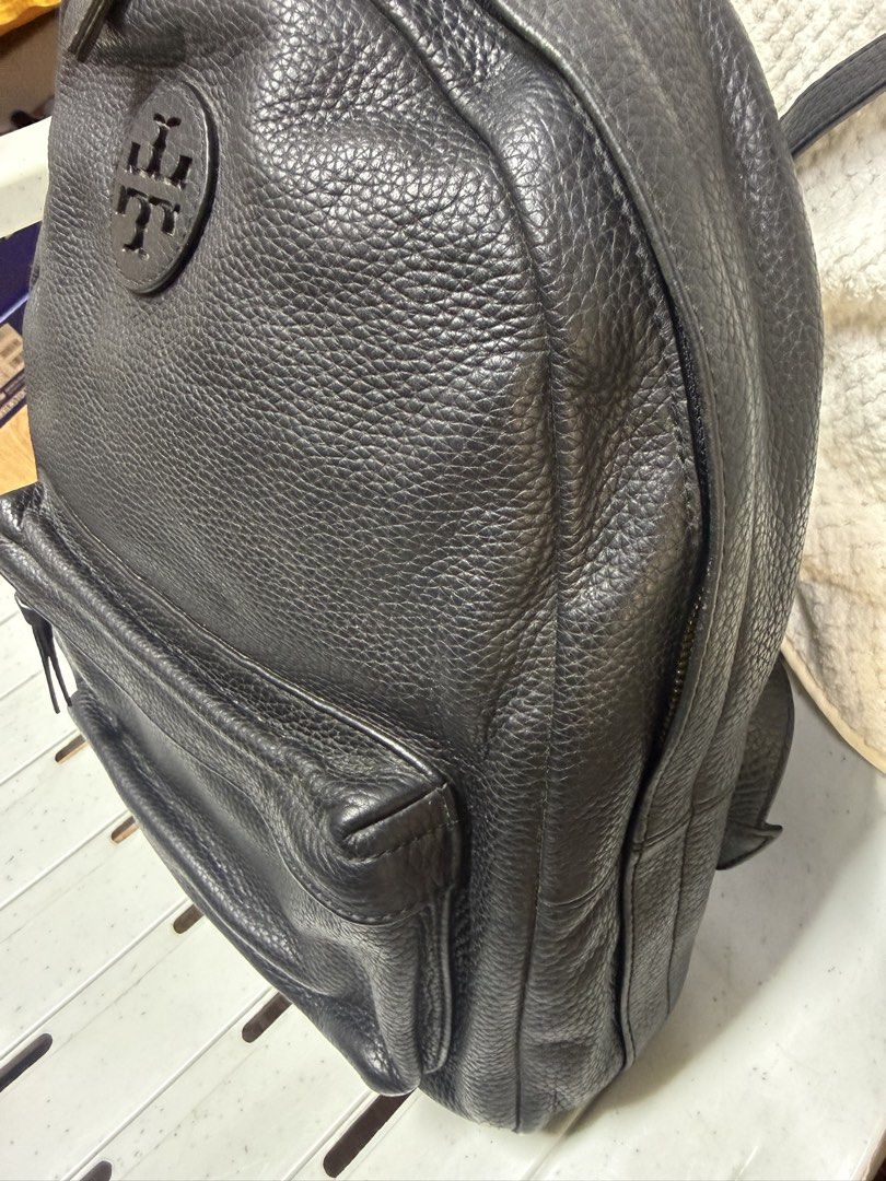 Tory (Category: Luxury Bags & Wallets) located in Manila. Submitted by jm_jm88 (Listing ID 1463400820, Image 3). Description: Measurement 12 x 14.