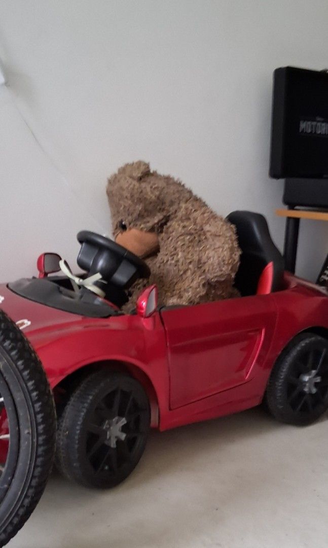 Toy Car Kid Size (Category: Vehicle & Diecast Models) located in Manila. Submitted by lancastore (Listing ID 1463369477, Image 1). Description: Selling as defective. No longer charging. plushie not included. Location: General Trias, Cavite.