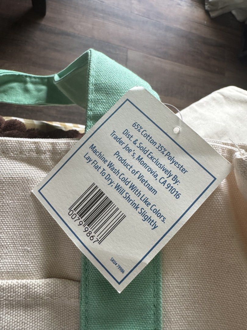 Trader Joe's Mini Paste Tote Bag - Green (Category: Tote Bags) located in Manila. Submitted by ssjg_14 (Listing ID 1463328508, Image 3). Description: Trader Joe's Mini Pastel Tote Bag - Green BACK IN STOCK Authentic Shipped from 🇺🇸 MOP: GCASH or Bank Transfer On hand and Ready to ship 📍Taguig.