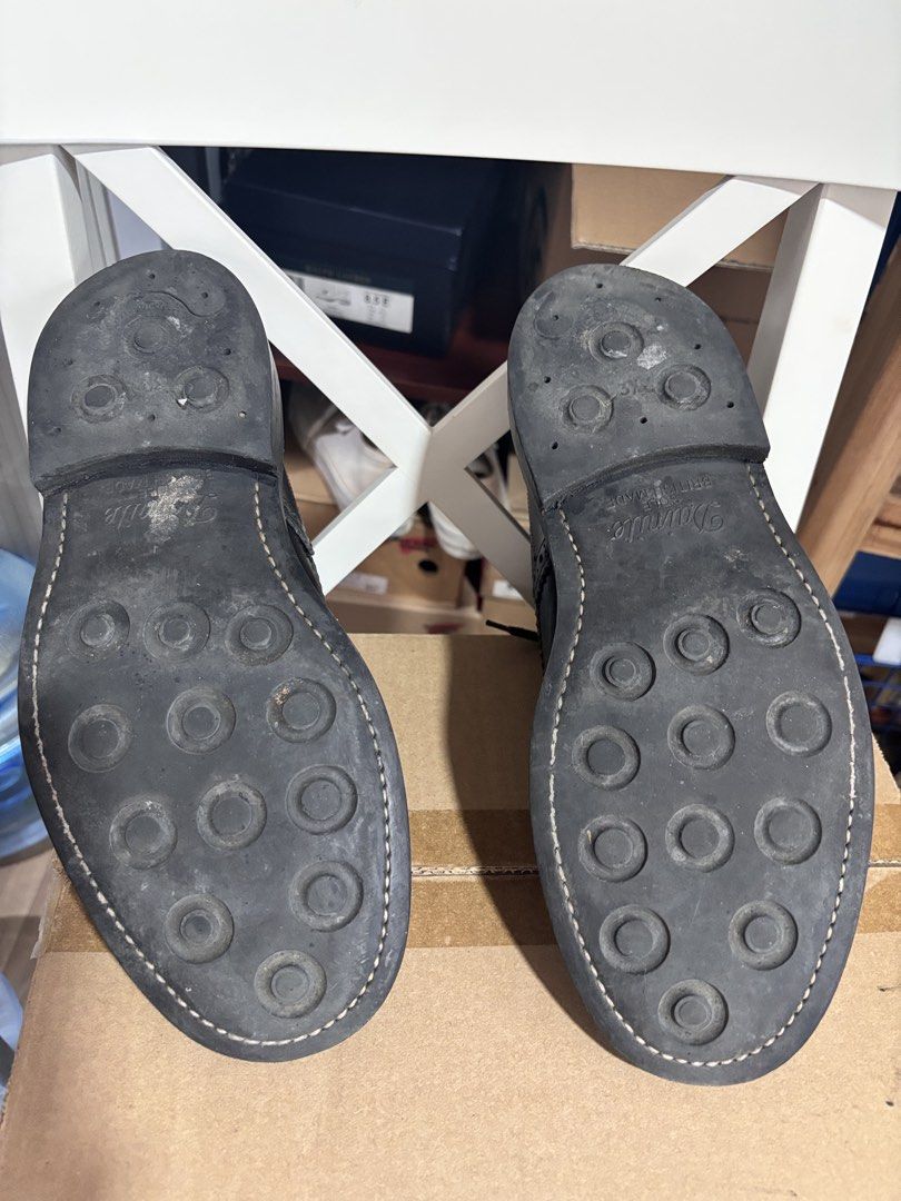 Trickers （分類：靴）位於 Hong Kong。 由 seffw 提交（商品編號 1463345141，圖片 3）。簡介： 英倫手工經典！Tricker’s Stow 黑色牛津雕花短靴（Size 7.5） 品牌型號：英國老牌 Tricker’s Stow (M5634)。 尺寸：UK 7.5。 特色：頂級真皮打造，經典 Wingtip 雕花設計，搭配耐磨舒適的 Dainite 橡膠大底。 新舊程度：有正常使用痕跡，皮質養出漂亮質感，鞋況良好。 價格：歡迎私訊查詢/小議。。