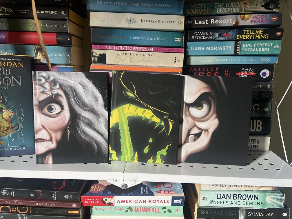 Villians HARDBOUND BOOKS (Category: Storybooks) located in Gapan. Submitted by booknest (Listing ID 1463362513, Image 2). Description: Mop:Gcash Mod:tiktok Open for layaways po read last photo for layaway condition lang Take all 1600 hardbound copies po 550 if each Few dents lang overall good condition naman pm lang po for more picture etc Prio po ng take all.