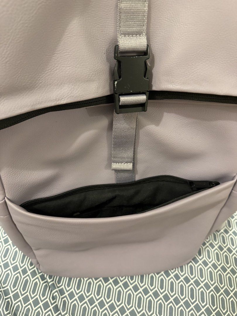 TYPO Purple Pro Backpack (Category: Backpacks) located in Quezon City. Submitted by kumacarttt (Listing ID 1463510718, Image 2). Description: Bought in Dubai. Original price ₱3,500.