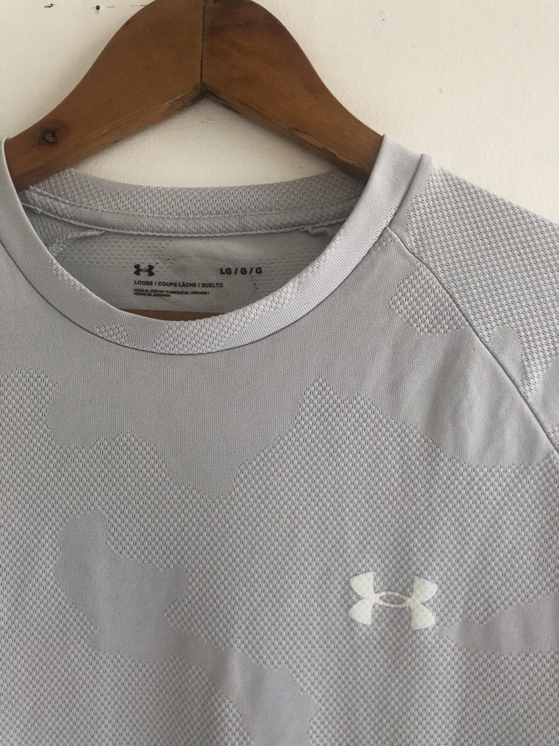 Under armour (Category: Activewear) located in Manila. Submitted by jayart.225 (Listing ID 1463349345, Image 2). Description: 21.5 x 25.5.