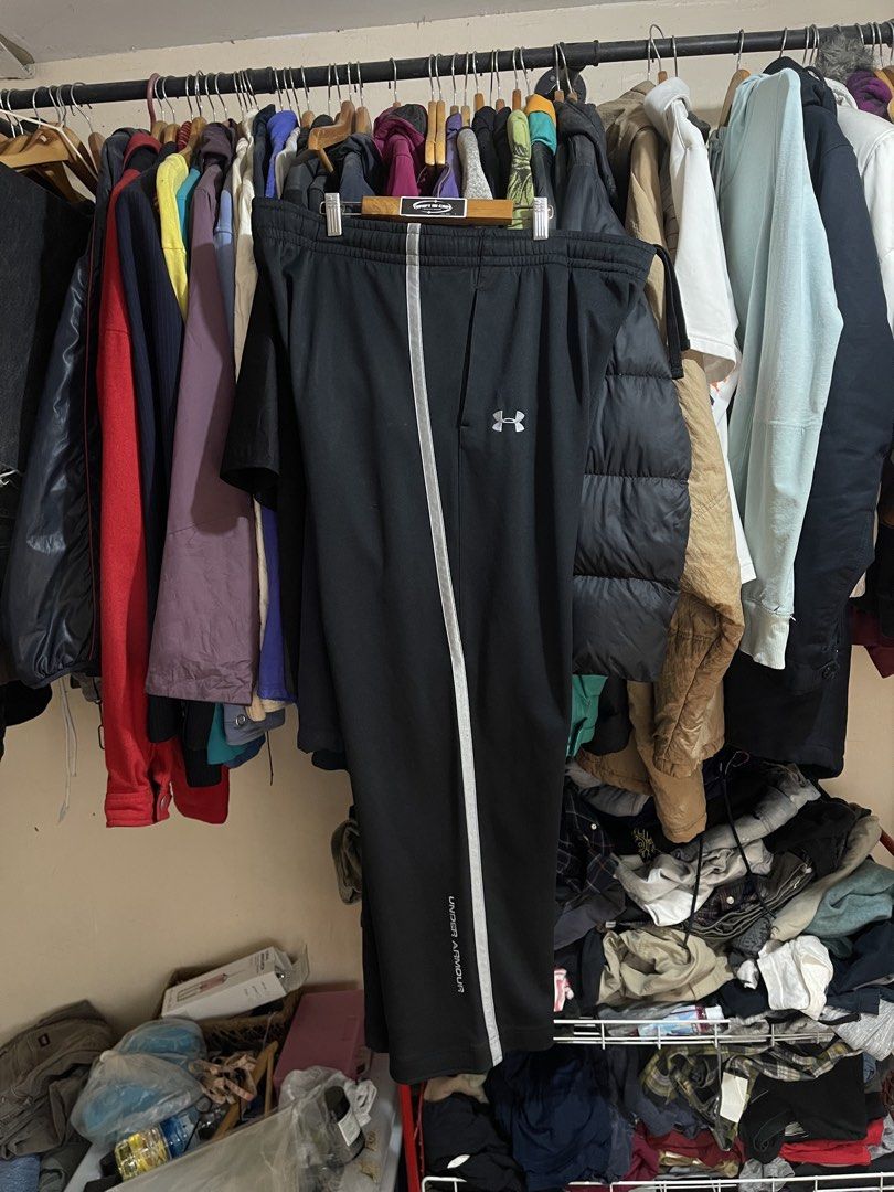 Under Armour Baggy Track Pants (Category: Activewear) located in Cabuyao City. Submitted by jeirussamson897 (Listing ID 1463330287, Image 1). Description: Under Armour Baggy Track Pants large 36-40 waistline 40-41 length 10.5 leg hole excellent condition 9/10 499+sf.