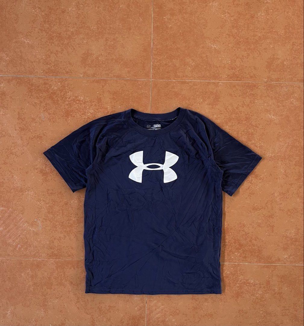 UNDER ARMOUR HEAT GEAR (Category: Tshirts & Polo Shirts ) located in Asuncion (Saug). Submitted by carls_thrift21 (Listing ID 1463429967, Image 1). Description: UA Size: Medium Dimes:19/27 Excellent Condition 10/10 Color Rate 📩📥.