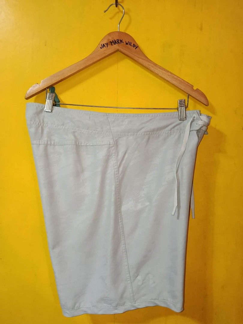 Under Armour Men's Board Shorts Grey Camo Pattern (Category: Shorts) located in Bani. Submitted by bontigaoja29928 (Listing ID 1463504954, Image 2). Description: Under Armour Men's Shore Break Boardshorts 🩳 - Mod Grey 📍₱200 + SHIPPING Waistline 36 ON TAG (tape measure 34-36) x Length 20 EXCELLENT CONDITION 9/10 COLORATE NO ISSUES.