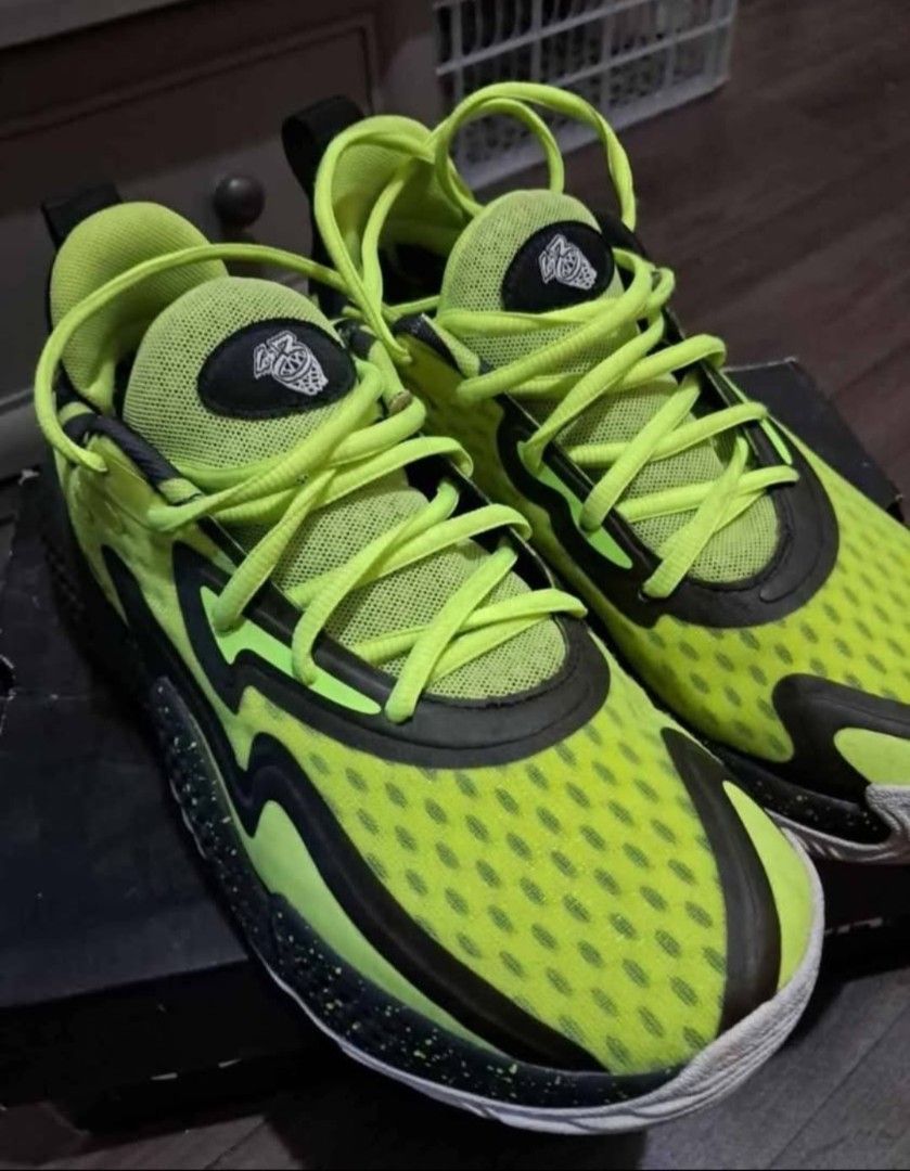 UNDER ARMOUR SPAWN RUNNING SHOES (Category: Sneakers) located in Manila. Submitted by silvershot.11 (Listing ID 1463331515, Image 2). Description: unisex running shoes. Original. once lang po ginamit. wrong size po kasi. 70% of the actual price. bagong bago pa. size: US 7 male.. For faster transaction, call or text me at 09952943599. pag dito po sa carousel, I can only reply from 8am to 12 ng tanghali..