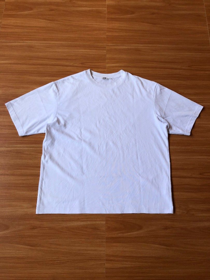 UNIQLO ARISM SHIRT (Category: Tshirts & Polo Shirts ) located in Baybay. Submitted by dathrifted (Listing ID 1463345111, Image 1). Description: UNIQLO ARISM SHIRT XXL ON TAG Width- 25 Length- 29 EXCELLENT CONDITION PM if Interested📩📩📩.