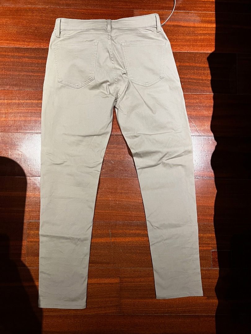 Uniqlo Beige Chinos | M (Category: Chinos) located in Caloocan City. Submitted by gabekristof (Listing ID 1463529873, Image 2). Description: Beige chinos with front and back pockets. Size: M; waist 76–84 cm (as labelled). Pre-loved and in good condition. No tears or stains. Price is fixed. Delivery via LBC, J&T or Lalamove. Meetup near DLSU along Taft Avenue can be arranged..