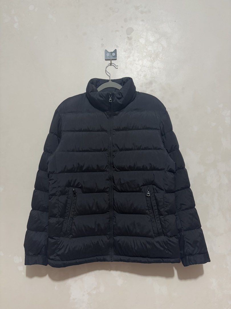 Uniqlo Black Down Puffer Jacket Men Small (Category: Coats, Jackets and Outerwear) located in Balanga. Submitted by winterlab_ph (Listing ID 1463442562, Image 1). Description: Code: A626 Width: 21.5 Length: 25.5 Shoulders: 18 Sleeves: 24 : needs wash.