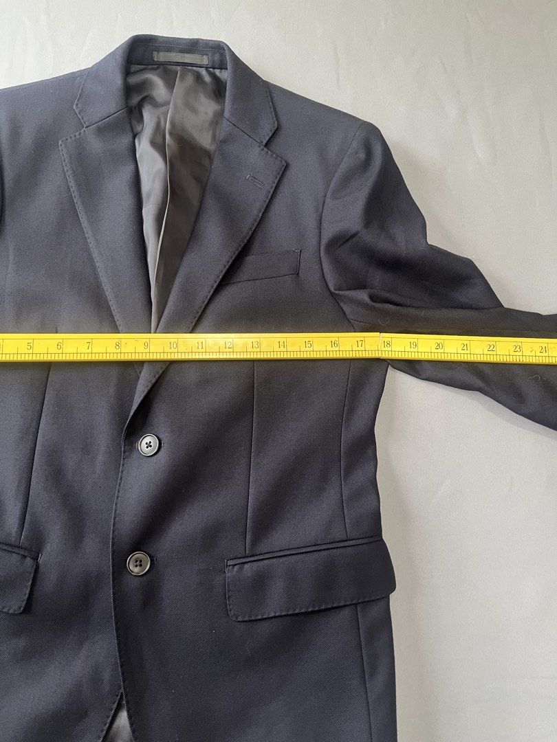 Uniqlo Blazer Jacket - Slim fit (Category: Coats, Jackets and Outerwear) located in Subic. Submitted by beaaanzen (Listing ID 1463371202, Image 3). Description: Navy Blue: Small on Tag Condition 10/10 🏷️600 plus shipping fee Location & Courier: J&T Olongapo City 🚚 MOP: GCash payment first.