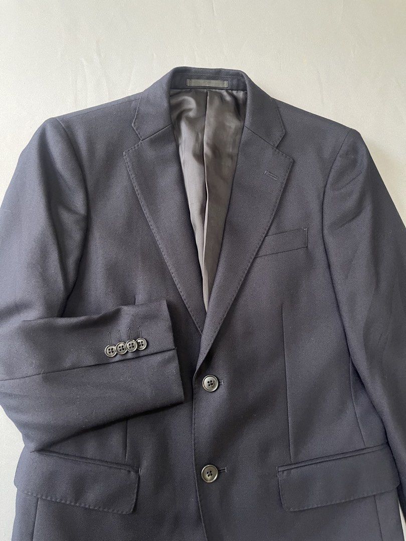 Uniqlo Blazer Jacket - Slim fit (Category: Coats, Jackets and Outerwear) located in Subic. Submitted by beaaanzen (Listing ID 1463371202, Image 2). Description: Navy Blue: Small on Tag Condition 10/10 🏷️600 plus shipping fee Location & Courier: J&T Olongapo City 🚚 MOP: GCash payment first.