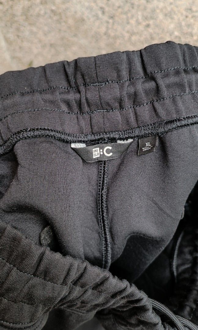 Uniqlo C Baggy Sweat short (Category: Shorts) located in Davao. Submitted by st333tcartel (Listing ID 1463374899, Image 2). Description: XL Length 23.5 Width 32-36 Leg opening 13.