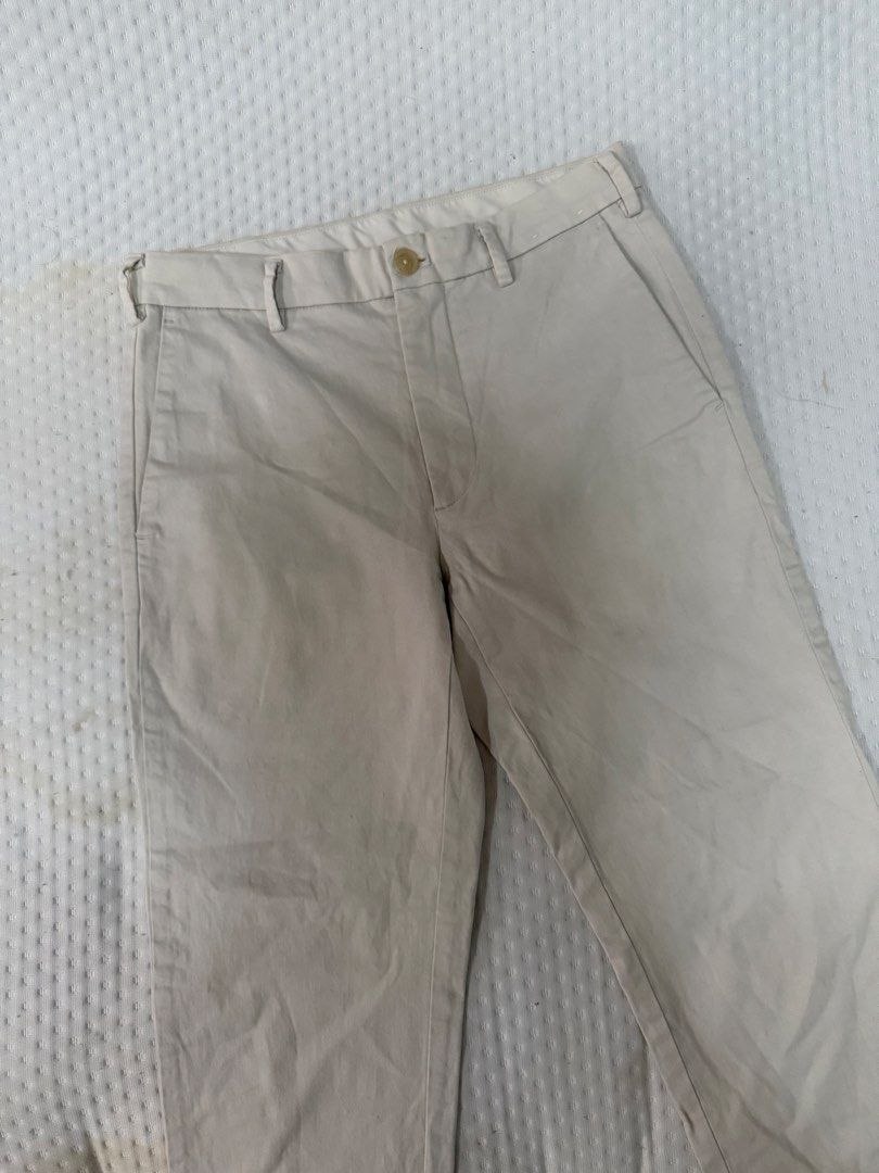 Uniqlo Chino Pants (Category: Other Bottoms) located in Manila. Submitted by pinkyswearshop2.0 (Listing ID 1463371034, Image 2). Description: .