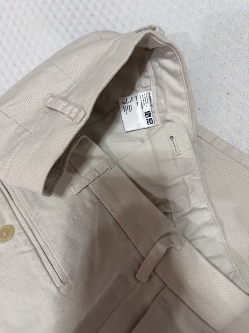 Uniqlo Chino Pants (Category: Other Bottoms) located in Quezon City. Submitted by pinkystrends.co (Listing ID 1463372621, Image 3). Description: .
