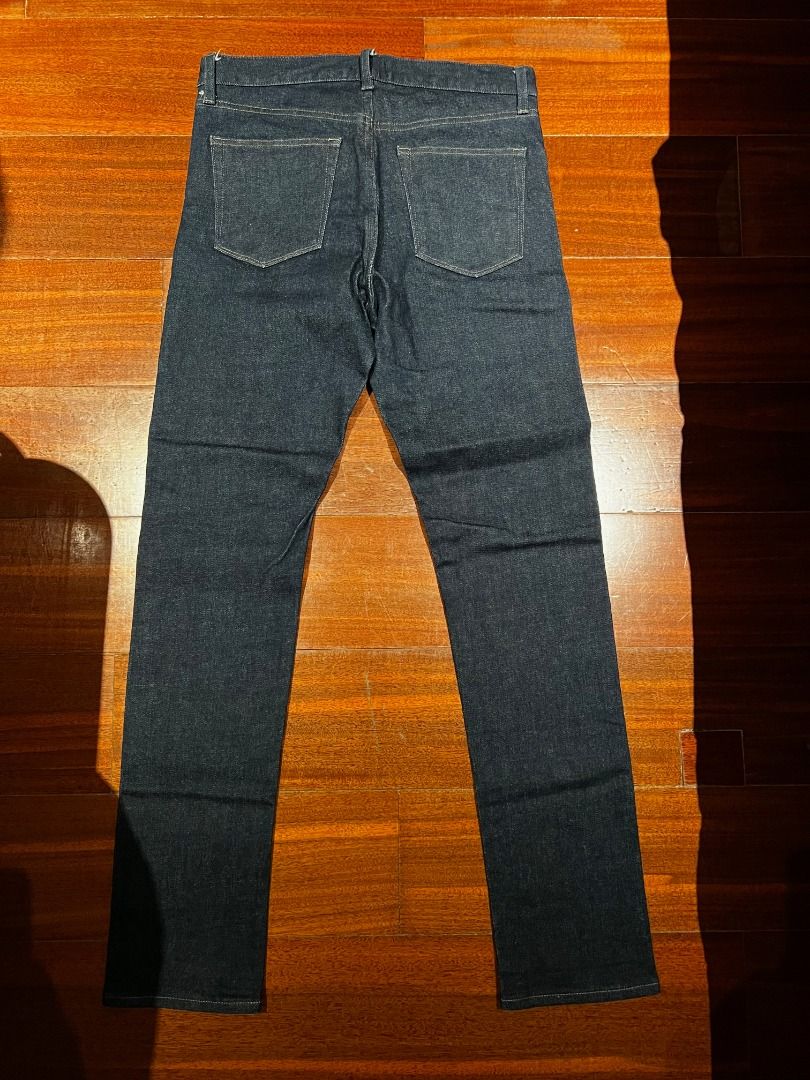 Uniqlo Dark Blue Jeans | Size 31 (Category: Jeans) located in Caloocan City. Submitted by gabekristof (Listing ID 1463529713, Image 2). Description: Dark blue denim with front and back pockets. Size: 31 (78.5 cm) (as labelled). Pre-loved and in good condition. No tears or stains. Price is fixed. Delivery via LBC, J&T or Lalamove. Meetup near DLSU along Taft Avenue can be arranged..