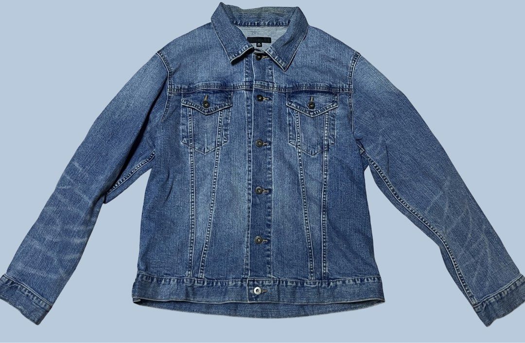 UNIQLO Denim Jacket (Category: Coats, Jackets and Outerwear) located in Iligan City. Submitted by curatedthrift.26 (Listing ID 1463374802, Image 1). Description: UNIQLO Denim Jacket authentic size XXL but fits Large negotiable .