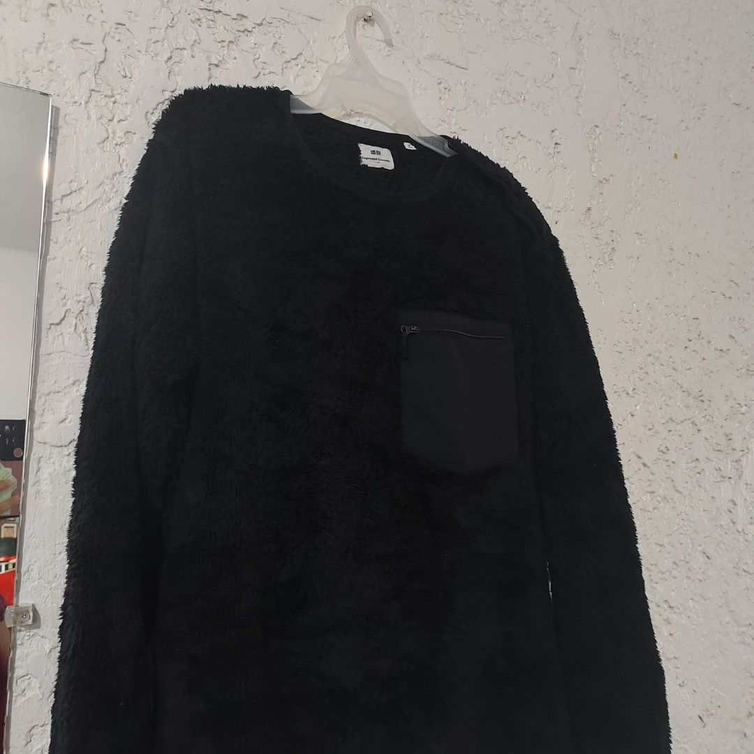 Uniqlo fleece Sweater (Category: Coats, Jackets and Outerwear) located in Bacoor. Submitted by sayd17 (Listing ID 1463406240, Image 2). Description: .