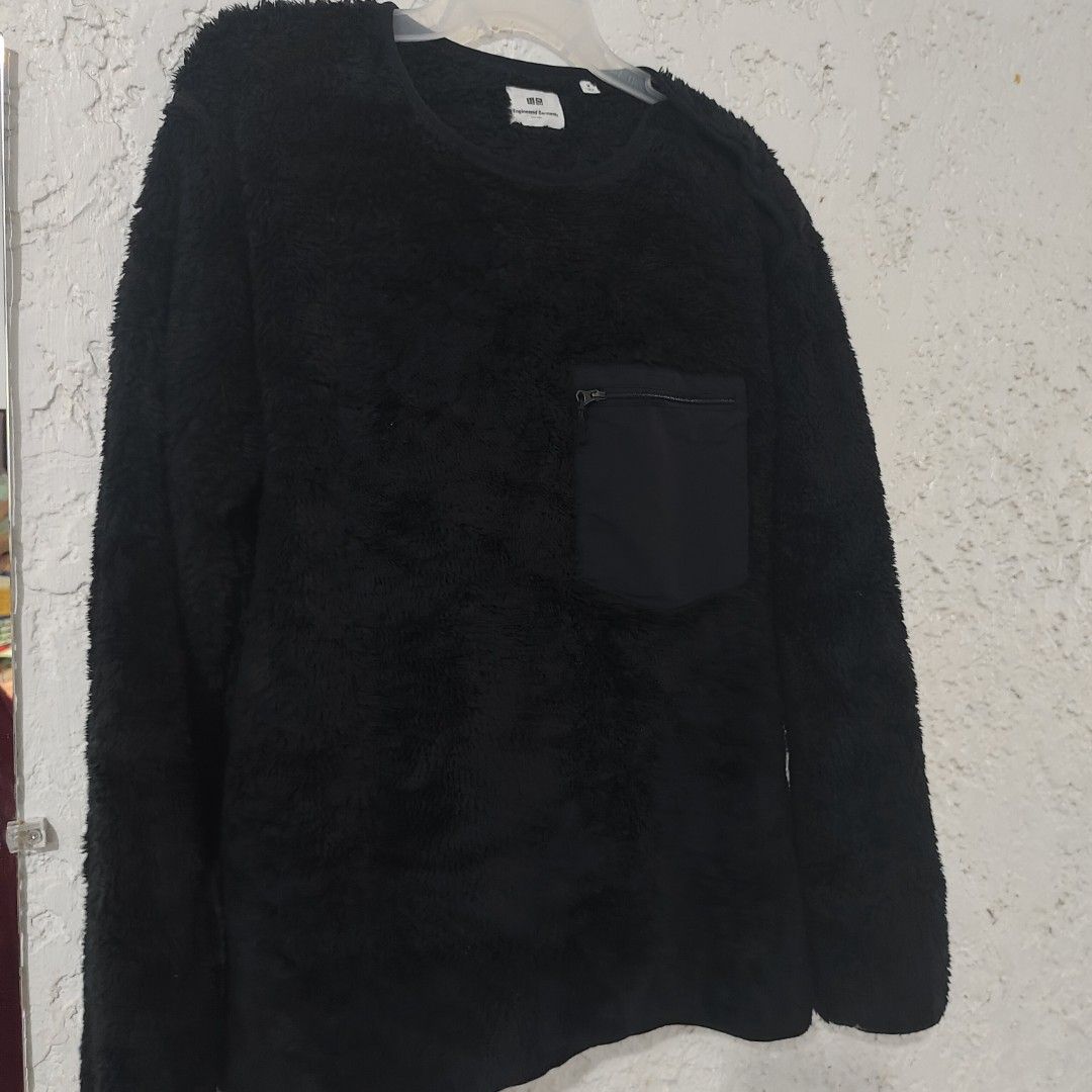 Uniqlo fleece Sweater (Category: Coats, Jackets and Outerwear) located in Bacoor. Submitted by sayd17 (Listing ID 1463406240, Image 1). Description: .
