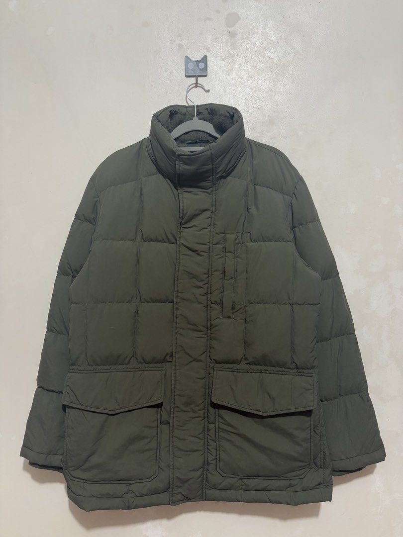 Uniqlo Gray Down Puffer Jacket Men Medium (Category: Coats, Jackets and Outerwear) located in Balanga. Submitted by winterlab_ph (Listing ID 1463444233, Image 2). Description: Code: A628 Width: 23 Length: 29 Shoulders: 19 Sleeves: 24.5 : needs wash.