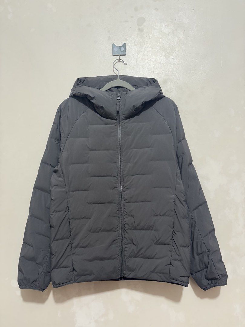 Uniqlo Gray Warm Padded Pufftech Puffer Jacket Men Small (Category: Coats, Jackets and Outerwear) located in Balanga. Submitted by winterlab_ph (Listing ID 1463445960, Image 3). Description: Code: A631 Width: 22.5 Length: 24.5 .