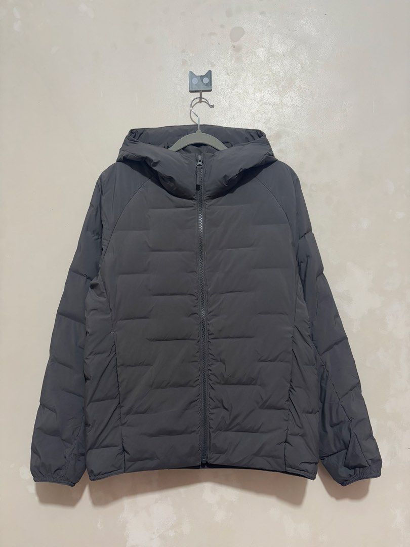 Uniqlo Gray Warm Padded Pufftech Puffer Jacket Men Small (Category: Coats, Jackets and Outerwear) located in Balanga. Submitted by winterlab_ph (Listing ID 1463445960, Image 2). Description: Code: A631 Width: 22.5 Length: 24.5 .