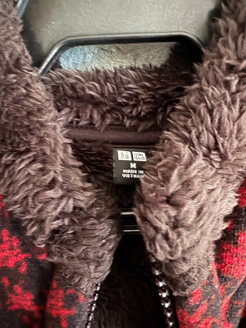 Uniqlo Houndstooth Fleece Lined Hooded Jacket (Category: Coats, Jackets and Outerwear) located in Taguig. Submitted by anxmz (Listing ID 1463405311, Image 2). Description: - Super cozy Uniqlo jacket - Stylish houndstooth pattern in red and brown - Lined with soft brown fleece (including hood) - Zip-up front with convenient pockets - Ideal for keeping warm and comfortable.