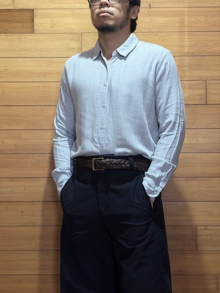 Uniqlo Light Gray Button-Up Shirt (Category: Longsleeves) located in Las Pinas. Submitted by cmrqz (Listing ID 1463345646, Image 2). Description: -Super soft and comfy (new versions are not as soft) -Good as new.