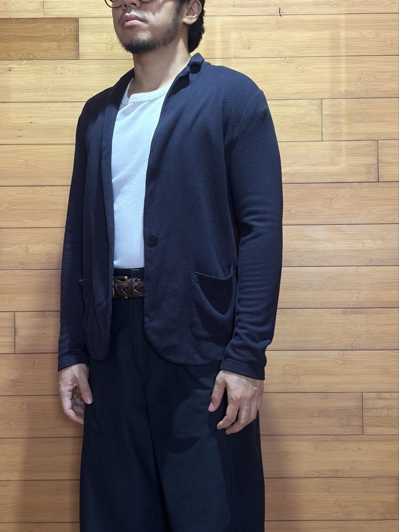 Uniqlo Navy Blue Cardigan (Category: Coats, Jackets and Outerwear) located in Las Pinas. Submitted by cmrqz (Listing ID 1463375506, Image 3). Description: - Navy blue cardigan - Single button closure - Two front pockets - Good as new.