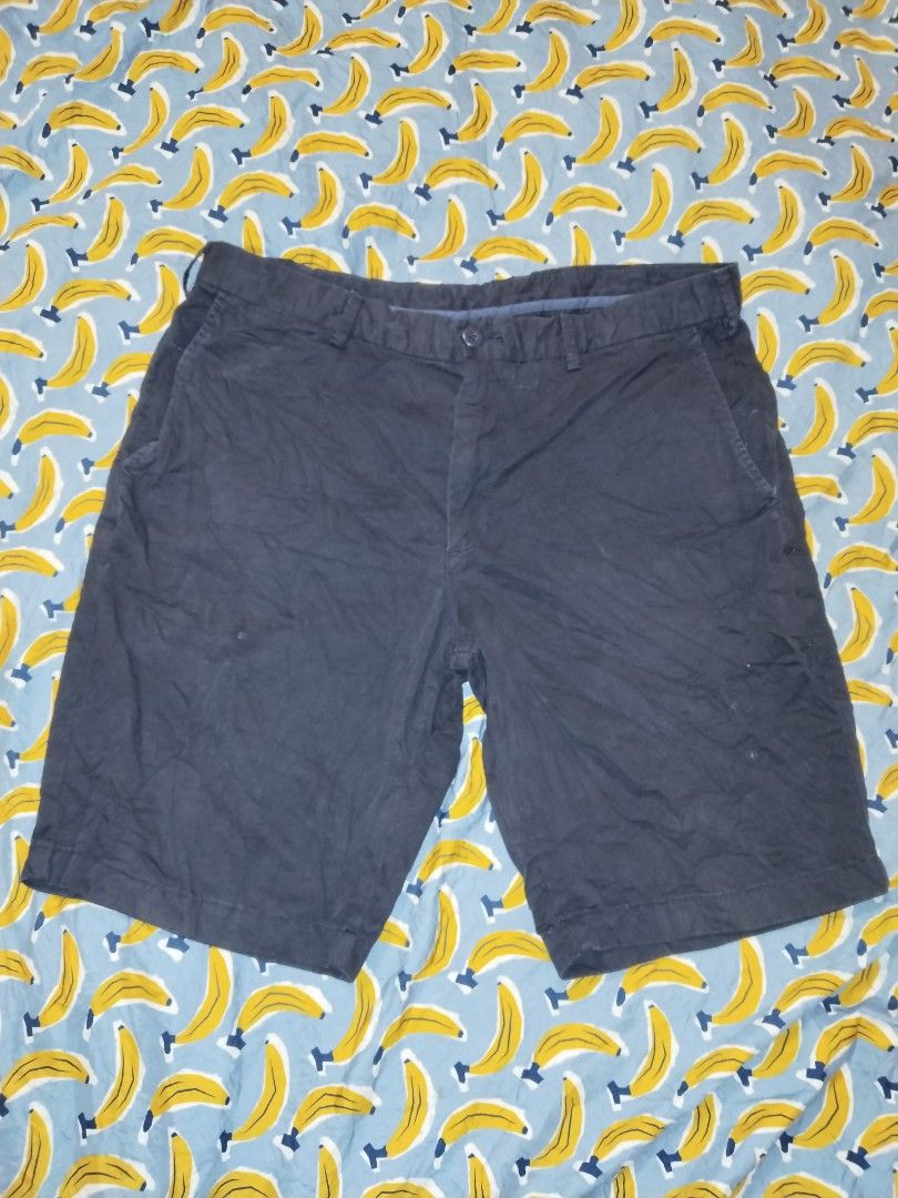 Uniqlo Navy Blue Chino Short (Category: Shorts) located in Mabalacat. Submitted by al_amin_thrift (Listing ID 1463450145, Image 1). Description: 🖤 Uniqlo — Navy Blue Chino Shorts — Size L L20 W34 Brand: Uniqlo Size: L — Waist 84–92 cm / ~33–36" — relaxed comfortable fit Color: Dark Navy Blue Fabric: 100% Premium Cotton — soft, breathable, durable twill ✨ Details: - Classic chino design — timeless everyday style ​ - Front: 2 slash pockets + butto