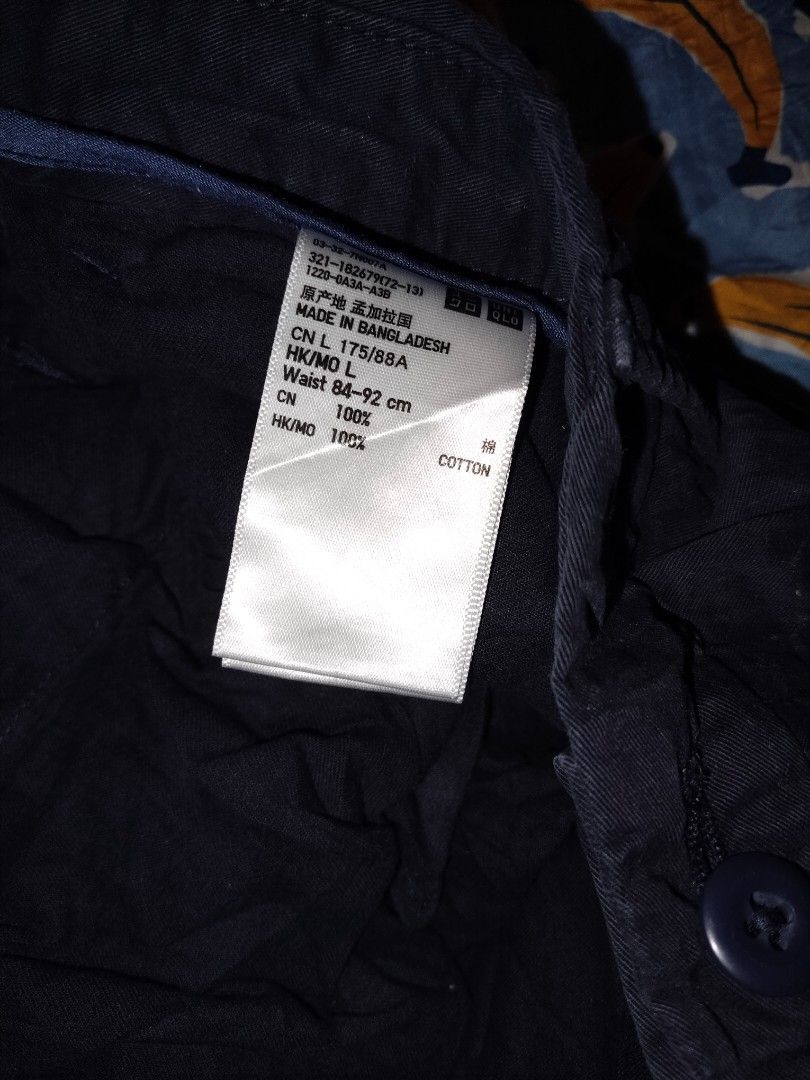 Uniqlo Navy Blue Chino Short (Category: Shorts) located in Mabalacat. Submitted by al_amin_thrift (Listing ID 1463450145, Image 3). Description: 🖤 Uniqlo — Navy Blue Chino Shorts — Size L L20 W34 Brand: Uniqlo Size: L — Waist 84–92 cm / ~33–36" — relaxed comfortable fit Color: Dark Navy Blue Fabric: 100% Premium Cotton — soft, breathable, durable twill ✨ Details: - Classic chino design — timeless everyday style ​ - Front: 2 slash pockets + butto