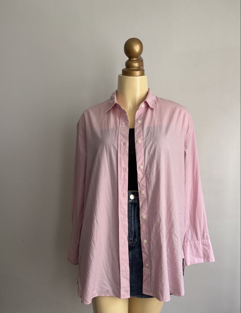Uniqlo oversized longsleeve shirt (Category: Longsleeves) located in Quezon City. Submitted by swift_kenjie (Listing ID 1463348312, Image 2). Description: Uniqlo oversized longsleeve shirt Large on tag Cut wash tag super ganda nito very good condition (color may vary due to lighting) -Preloved and Trifted. These are all handpicked so expect very good to like new condition -Miners via pm is allowed Mine now pay now (First to pay gets the item) -Gc
