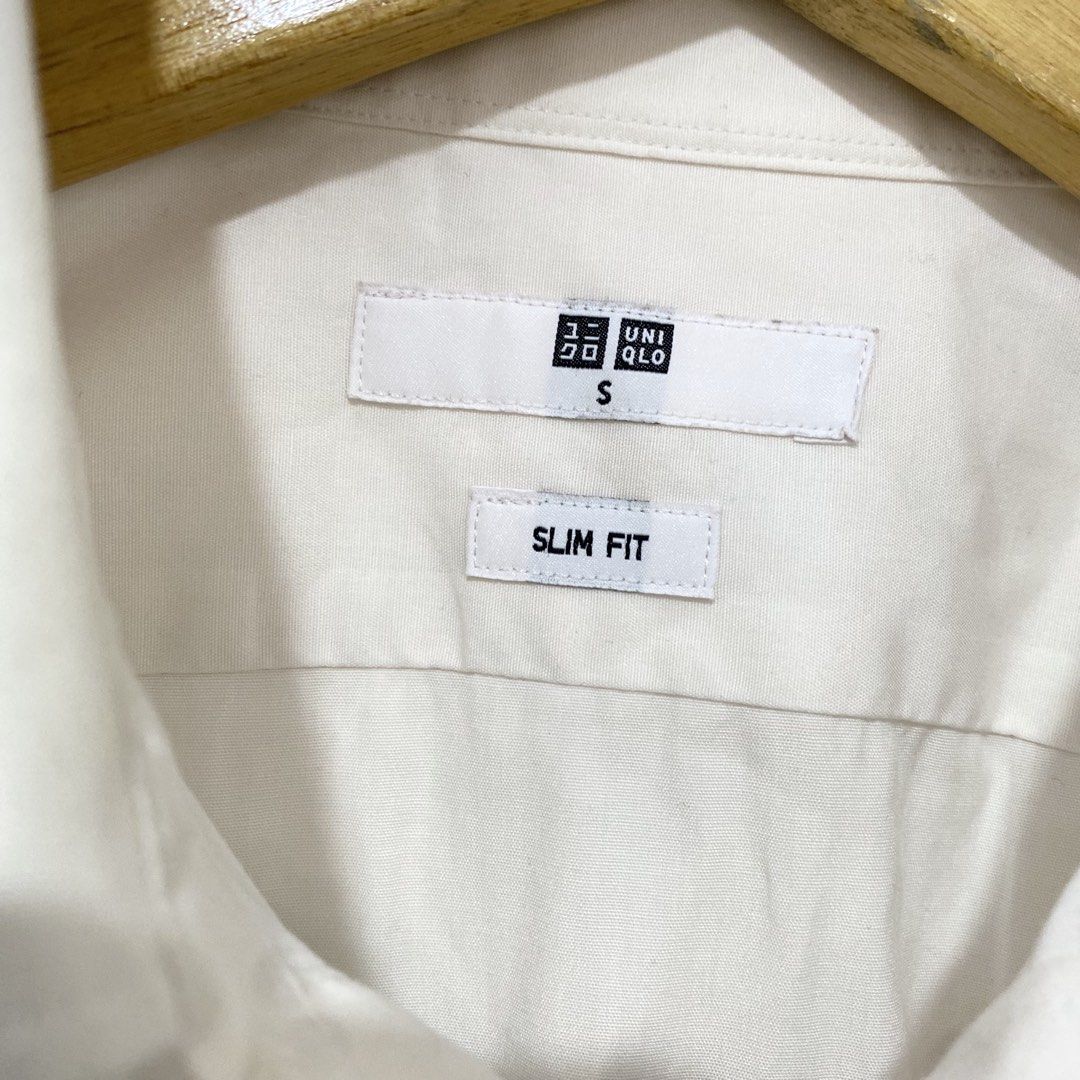 Uniqlo Polo Longsleeve Size Small (Category: Formal Shirts) located in Taguig. Submitted by orblop.finds (Listing ID 1463513793, Image 3). Description: ⚫️Uniqlo Polo Longsleeve -Size Small -Width:19 -Length:27 -Excellent condition .