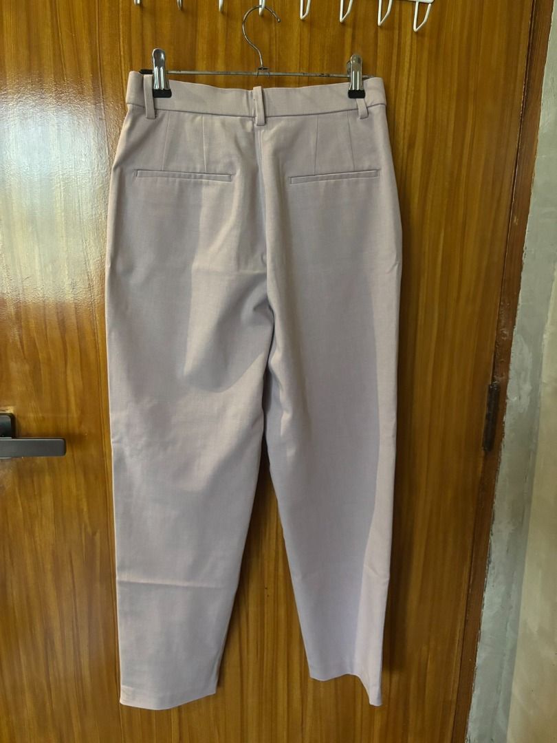 UNIQLO SMART ANKLE PANTS - PINK (Category: Other Bottoms) located in Caloocan City. Submitted by galorylem99656 (Listing ID 1463333247, Image 3). Description: UNIQLO SMART ANKLE PANTS - PINK ✨ Condition: Like New 📌 Reason for Selling: Decluttering PRODUCT DETAILS Brand: UNIQLO Type: Smart Ankle Pants Color: Pink (actual color may vary slightly depending on lighting) Size: Small Waist: 60–66 cm Hip: 85–91 cm TRANSACTION & DELIVERY 📦 Shipping: Vi