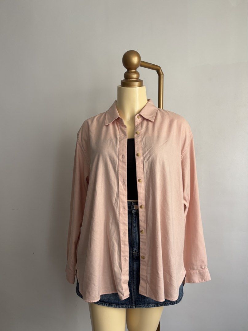 Uniqlo soft brushed longsleeve shirt (Category: Longsleeves) located in Quezon City. Submitted by swift_kenjie (Listing ID 1463346701, Image 3). Description: Uniqlo soft brushed longsleeve shirt Xl on tag super ganda nito very good condition (color may vary due to lighting) -Preloved and Trifted. These are all handpicked so expect very good to like new condition -Miners via pm is allowed Mine now pay now (First to pay gets the item) -Gcash paymen
