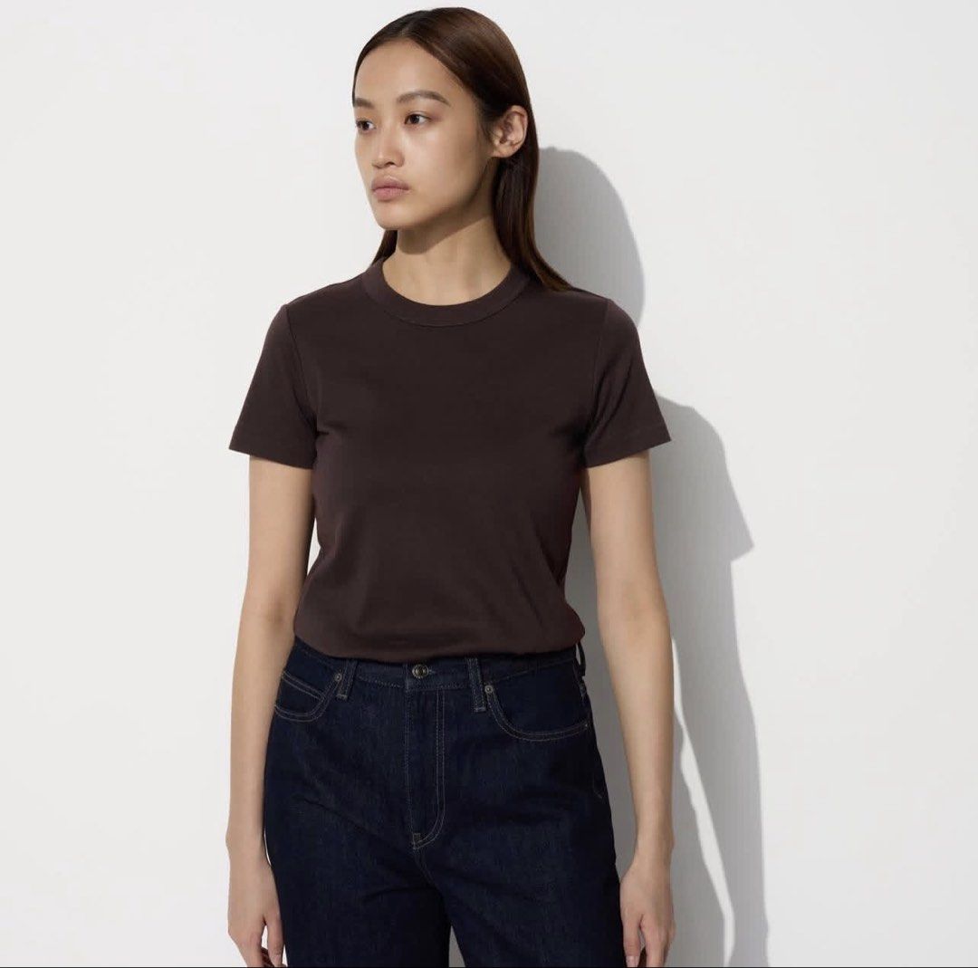 Uniqlo Tshirt Brown (Category: Shirts) located in Mandaluyong City. Submitted by keep.it (Listing ID 1463403733, Image 2). Description: .